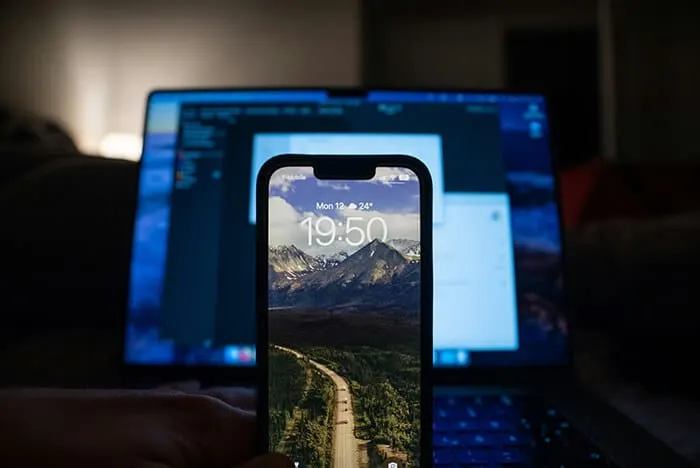 Devices to run QA services in mobile apps